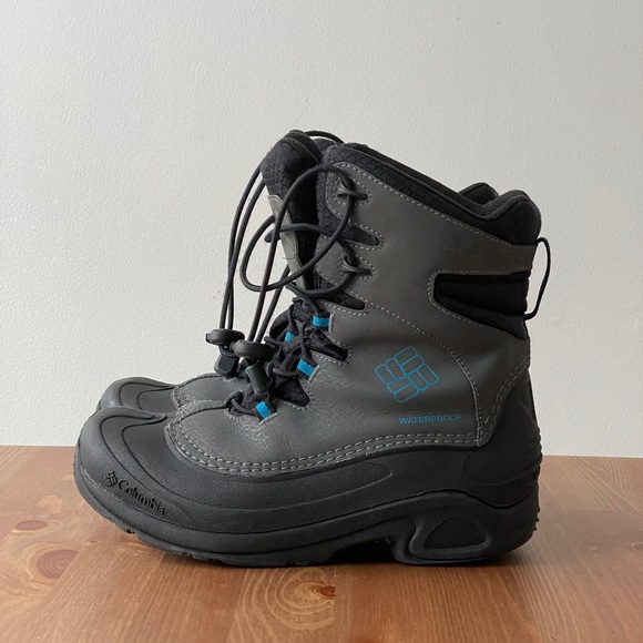 SOLD Boy’s Colombia winter/ snow boots - Picture 8 of 8